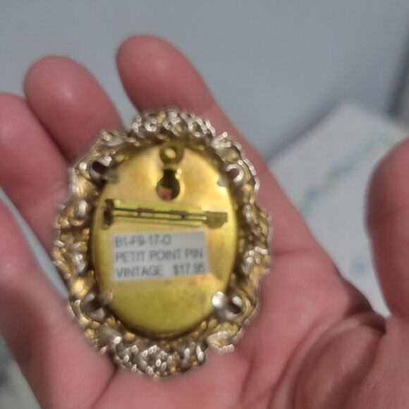 Vintage Petit Point Needlepoint Embroidered Floral Brooch Pin Flowers Black Gold - Picture 7 of 12